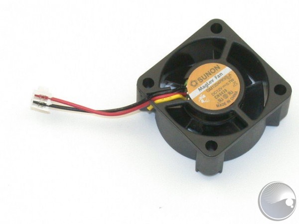 Fan 12v 90degr W.plug 35mm