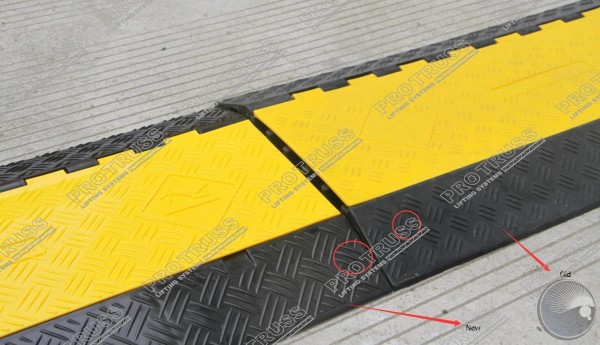 PL YELLOW LID (OLD MOULD VERSION WITH CC365P LOGO)